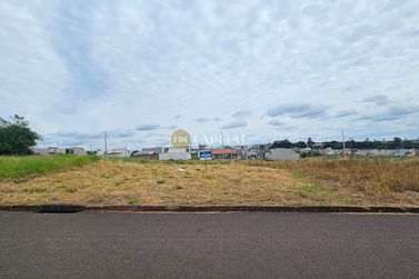 Terreno &agrave; venda - 214m&sup2; - Jardim Aeroporto