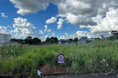 Terreno &agrave; venda - 136m&sup2; - Jardim Pimentel