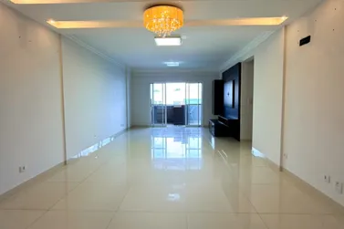 Apartamento &agrave; venda - 174m&sup2; - Zona I