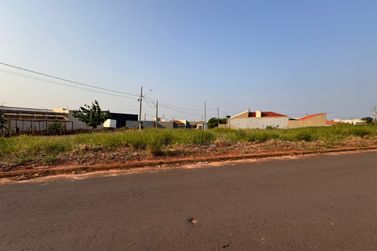 Terreno &agrave; venda - 292m&sup2; - Jardim Carolina