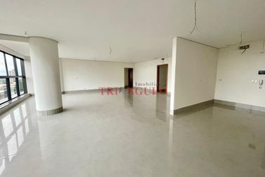 Apartamento &agrave; venda - 223m&sup2; - ZONA II