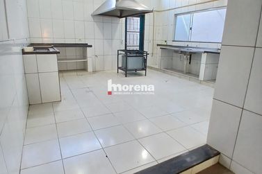 Sal&atilde;o Comercial para alugar - 120m&sup2; - Zona I