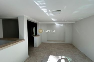 Casa para alugar - 337m&sup2; - Zona I