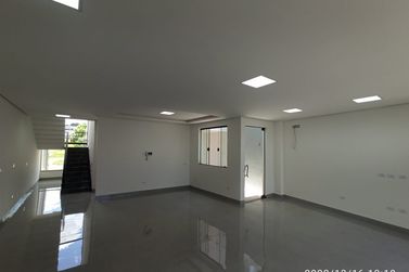 Sobrado &agrave; venda - 200m&sup2; - Jardim Tropical