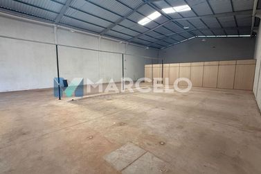 Sal&atilde;o Comercial para alugar - 400m&sup2; - Jarim Santiago