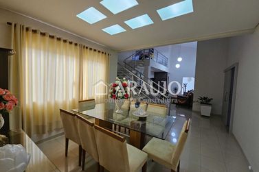 Sobrado &agrave; venda - 272m&sup2; - Zona III