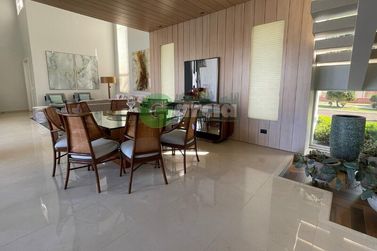 Casa &agrave; venda - 688m&sup2; - -