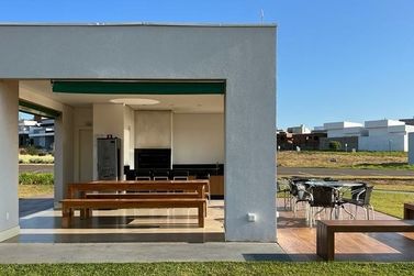 Terreno &agrave; venda - 243m&sup2; - Zona III