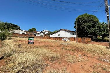 Terreno &agrave; venda - 535m&sup2; - Zona V