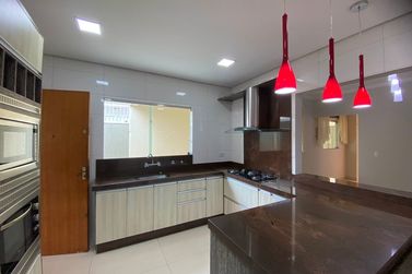 Casa &agrave; venda - 250m&sup2; - Zona II