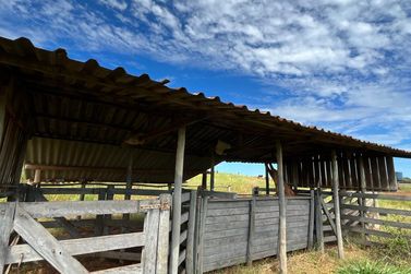 Ch&aacute;cara &agrave; venda - 24m&sup2; - SERRA DOS DOURADOS