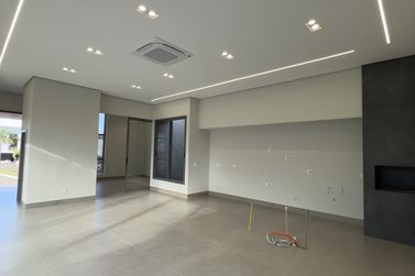 Casa &agrave; venda - 247m&sup2; - Condom&iacute;nio Residencial Europark