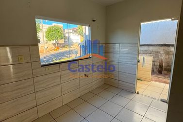Casa para alugar - 62m&sup2; - ZONA VI