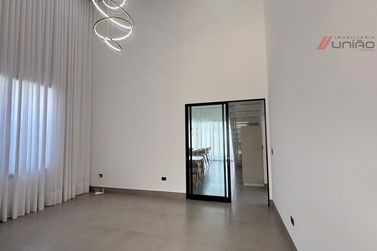 Casa &agrave; venda - 250m&sup2; - Residencial Royal Garden