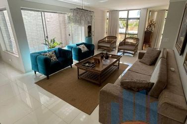 Casa &agrave; venda - 735m&sup2; - Zona Armaz&eacute;m