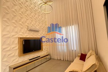 Casa &agrave; venda - 250m&sup2; - JARDIM BELVEDERE