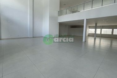 Sal&atilde;o Comercial para alugar - Zona VI