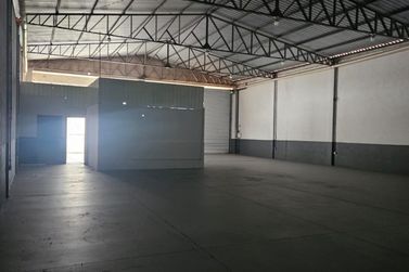 Sal&atilde;o Comercial para alugar - 386m&sup2; - Parque Residencial Interlagos