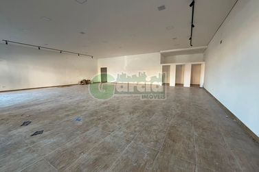 Sal&atilde;o Comercial para alugar - 166m&sup2; - Zona I