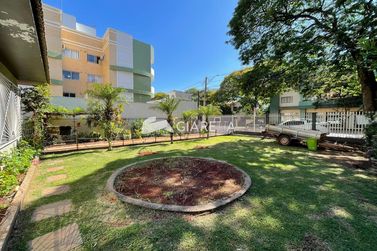 Terreno &agrave; venda - 204m&sup2; - CENTRO