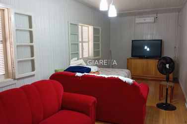 Casa &agrave; venda - 210m&sup2; - CENTRO