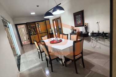 Casa &agrave; venda - 420m&sup2; - Zona I