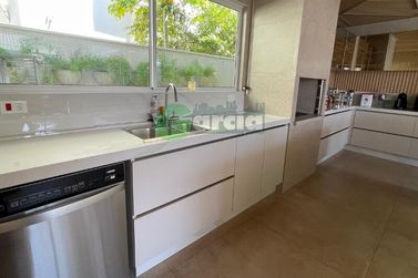 Casa &agrave; venda - 688m&sup2; - -