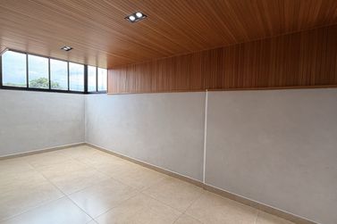 Casa &agrave; venda - 180m&sup2; - Jardim Para&iacute;so