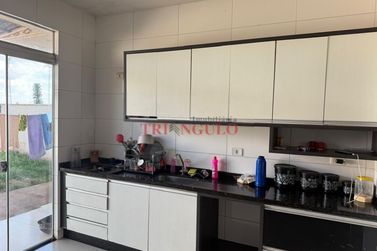 Casa &agrave; venda - 100m&sup2; - ZONA IV