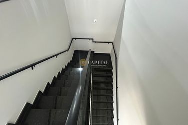 Sal&atilde;o Comercial para alugar - 420m&sup2; - Zona III