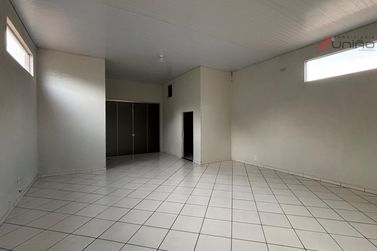 Sal&atilde;o Comercial para alugar - 245m&sup2; - Zona V