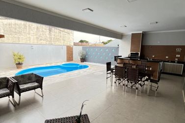 Casa &agrave; venda - 360m&sup2; - Jardim Tamoio