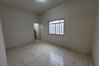 Casa para alugar - 324m&sup2; - Zona I