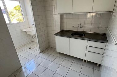Apartamento para alugar - 60m&sup2; - Zona III