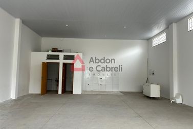 Sal&atilde;o Comercial para alugar - 120m&sup2; - Zona II