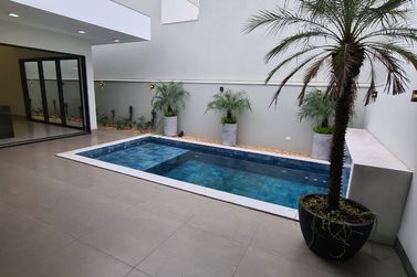 Casa &agrave; venda - 230m&sup2; - Portal das &Aacute;guas