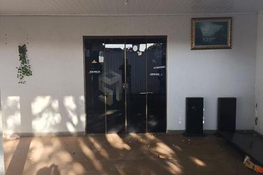 Casa &agrave; venda - 675m&sup2; - Centro