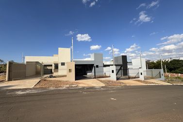 Casa &agrave; venda - 70m&sup2; - Jardim Castelo