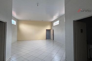 Sal&atilde;o Comercial para alugar - 245m&sup2; - Zona V