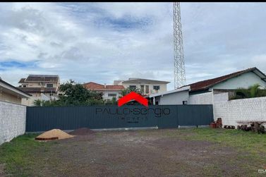 Ch&aacute;cara &agrave; venda - 270m&sup2; - Centro