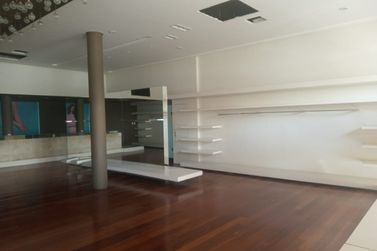 Sal&atilde;o Comercial para alugar - 250m&sup2; - Centro
