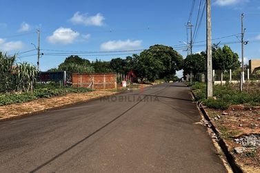 Terreno &agrave; venda - 198m&sup2; - Centro