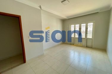Casa para alugar - 267m&sup2; - Zona II