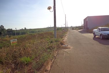 Terreno &agrave; venda - 376m&sup2; - Parque Firenze