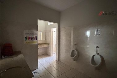 Sal&atilde;o Comercial para alugar - Zona III