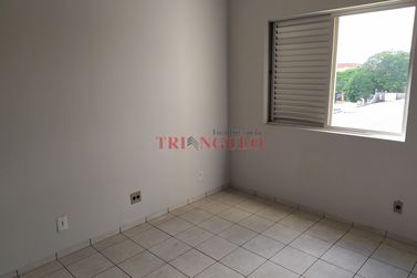 Apartamento &agrave; venda - 79m&sup2; - ZONA III