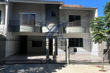 Sobrado &agrave; venda - 200m&sup2; - Zona II