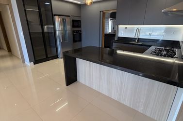 Apartamento &agrave; venda - 180m&sup2; - Zona III