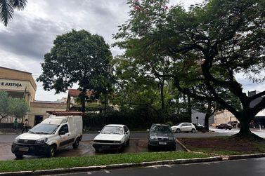 Casa para alugar - 567m&sup2; - Zona I