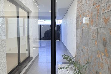 Sobrado &agrave; venda - 200m&sup2; - Jardim Colorado